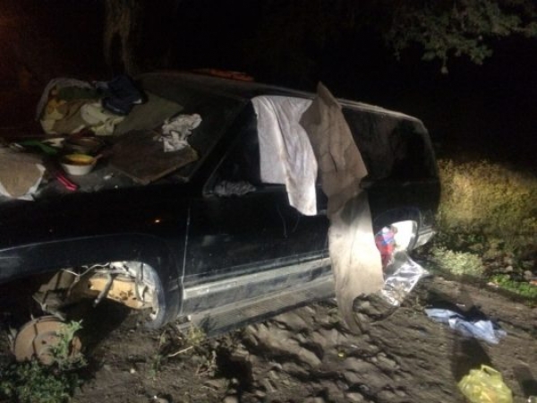 Siguen sin aparecer padres de niños de Lagos de Moreno que vivían en un carro abandonado