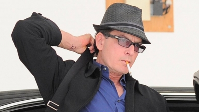 Charlie Sheen vende sus mansiones de Beverly Hills