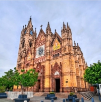 Roban copón con hostias del Templo Expiatorio
