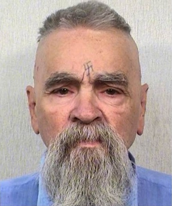 Otorgan licencia de matrimonio al asesino Charles Manson