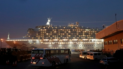 El crucero Diamond Princess en la terminal de cruceros de Daikoku en Yokohama, Japón, 16 de febrero de 2020.