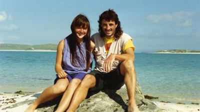 La activista Helen Steel y el policía John Dines, fotografiados cuando eran novios. /