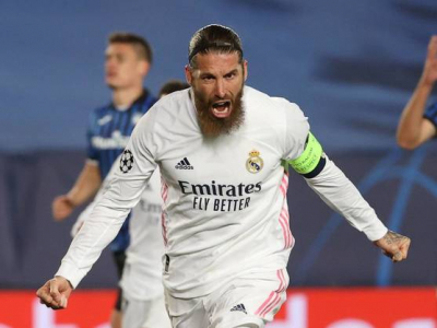 Sergio Ramos celebra el gol de penalti marcado al Atalanta.