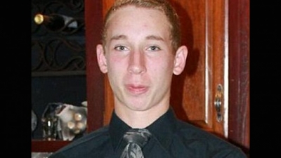 Murió un adolescente al imitar un experimento de YouTube