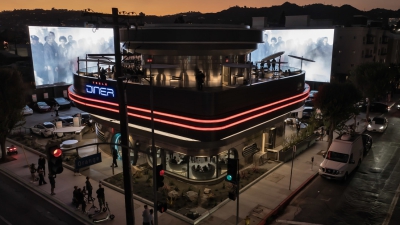 Elon Musk inaugura un restaurante retrofuturista: así es como luce