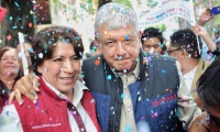 Delfina Gómez y López Obrador, tras un mitin en el Estado de México