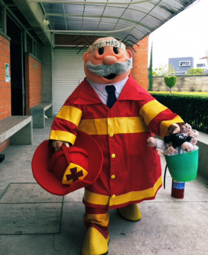 "Ahí estaré", dice Dr. Simi a fanáticos de Rammstein