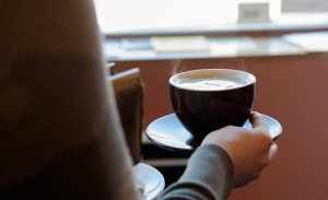 Mujer de Arizona es acusada de intentar matar a su esposo envenenando su café