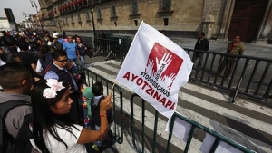 Manifestación para pedir información sobre los estudiantes desaparecidos en México D.F.