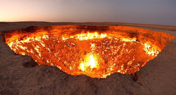 La puerta del infierno: el increíble pozo que lleva ardiendo sin parar los últimos 47 años