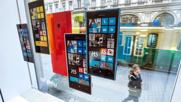 Smartphones con Windows Phone en un escaparate en Finlandia 