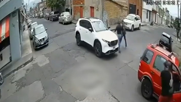 Captan el momento en el que privan de la libertad a una pareja en Morelia; más tarde fueron asesinados