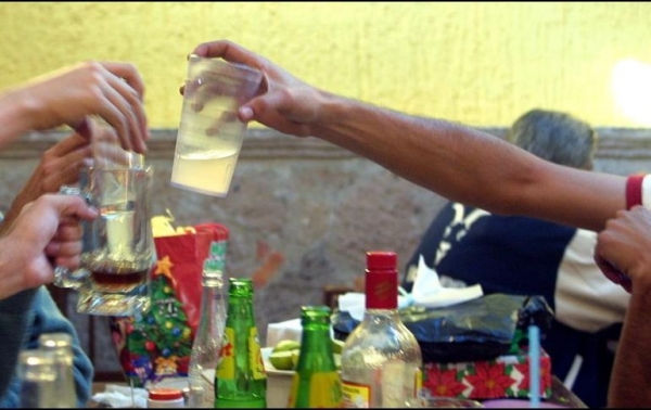 Aumenta consumo de alcohol entre los mexicanos