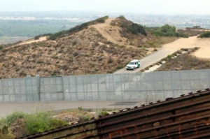 Comienza la construcción de prototipos del muro de Trump en la frontera con México