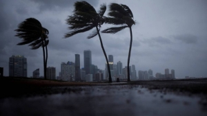Miami, bajo los primeros vientos del huracán