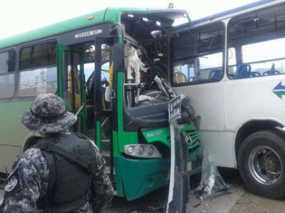 Los conductores de ambas unidades se encuentran en estado grave.