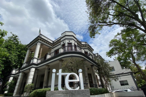 Ordenan arresto de magistrado Armando García Estrada