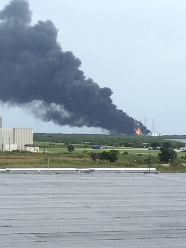 Explota el cohete Falcon 9 de SpaceX en Cabo Cañaveral