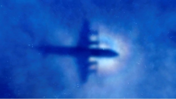 Un avión de los equipos de búsqueda del vuelo MH370 de Malaysia Airlines, desaparecido misteriosamente de los radares en marzo de 2014 