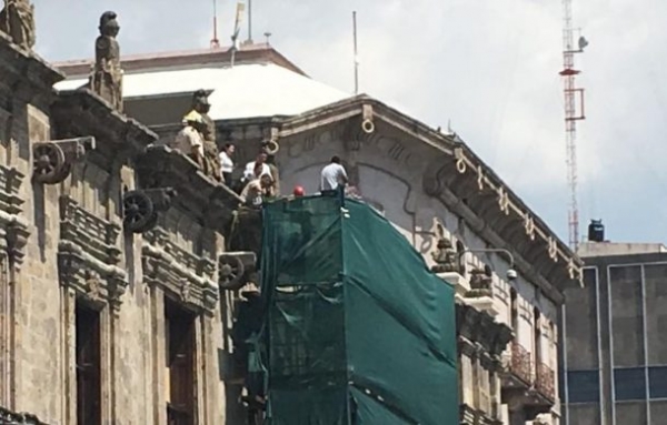 Hombre causa movilización en Palacio de Gobierno