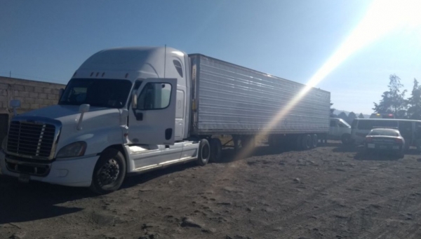 El grupo está conformado por hombres y mujeres de Honduras, El Salvador y Guatemala, entre ellos hay 11 menores, confirmó la Comisaría de la Policía Federal.