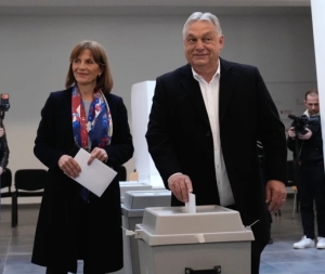 El primer ministro húngaro, Orbán, es destituido tras 16 años en un terremoto electoral europeo.