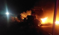 Un muerto, vehículos quemados y enfrentamientos armados en Jalisco