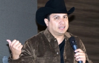 Julión Álvarez reaccionó a la cancelación de su visa.