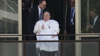 El papa Francisco en el balcón del Hospital Universitario Gemelli de Roma, el 23 de marzo de 2025.