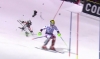 Un esquiador se libra del impacto de un dron durante una competición (Vídeo)