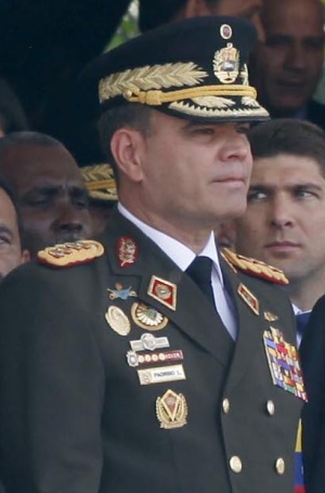 Ministro de Defensa: "Lucharemos si ustedes se atreven a poner un pie en Venezuela"