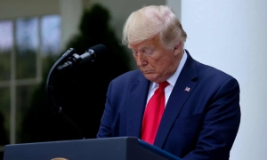 Twitter califica por primera vez la cuenta de Donald Trump como información dudosa