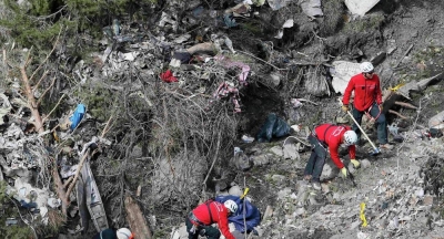 Piloto al mando del A320 en los últimos minutos le gritó al copiloto: “Por dios, abre la maldita puerta”