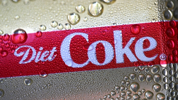 Científicos relacionan el consumo de la Coca-Cola dietética durante el embarazo con el autismo