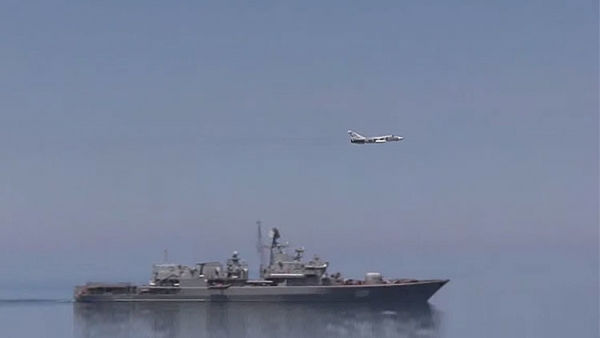 Publican el video de un caza ruso en el mar Negro sobrevolando un destructor de EE.UU. en el mar Negro