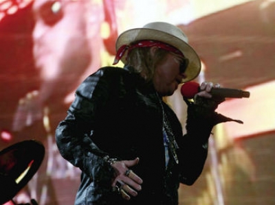 Se estima que los roqueros de Los Ángeles recibieron propuestas de varios millones de dólares para reunirse.