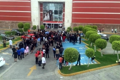 Evacuan centro comercial Gran Plaza por incendio