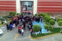 Evacuan centro comercial Gran Plaza por incendio