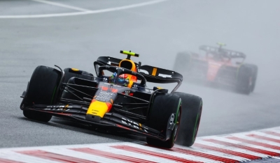 Sergio ‘Checo’ Pérez a bordo de su vehículo Red Bull Racing en el GP de Austria 2023 de Fórmula 1. Foto: Mark Thompsom / Getty Images.