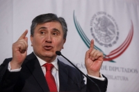 Raúl González Pérez, presidente de la CNDH, compareció ante diputados. Foto: Octavio Gómez