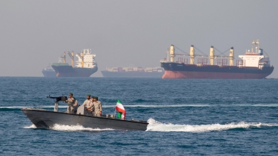 La sombría "bienvenida" de militares de Irán a la llegada de fuerzas de EE.UU. al estrecho de Ormuz