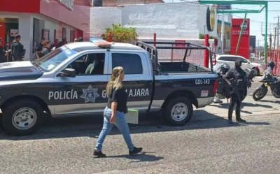 Ladrón dispara al piso y le arrebata miles de pesos a hombre adentro de banco en La Guadalupana