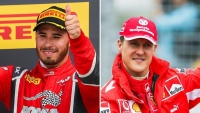 El piloto australiano Joey Mawson y la leyenda de la Fórmula 1, Michael Schumacher.