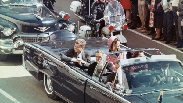 El presidente estadounidense John F. Kennedy y la primera dama Jacqueline Kennedy, Dallas, Texas, el 22 de noviembre de 1963
