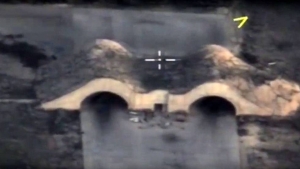 Hagares de la base de Shayrat, tras el bombardeo por parte de Estados Unidos.