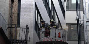 Colapsa estacionamiento en Manhattan dejando a varias personas atrapadas
