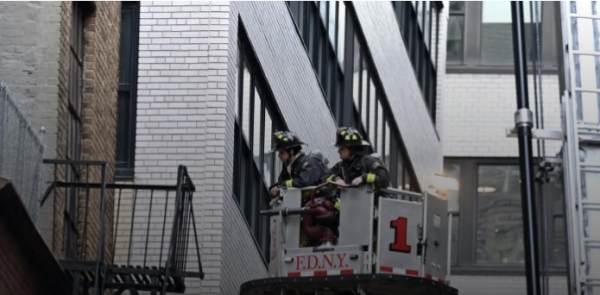 Colapsa estacionamiento en Manhattan dejando a varias personas atrapadas