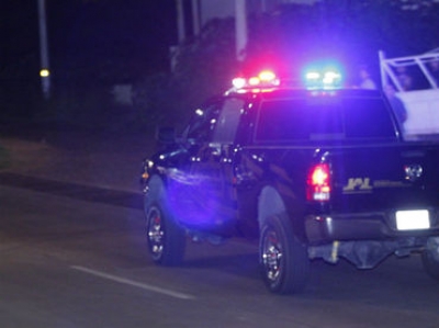 Uno de los agresores resultó herido durante la balacera.