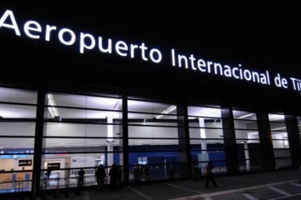 Fachada del aeropuerto.