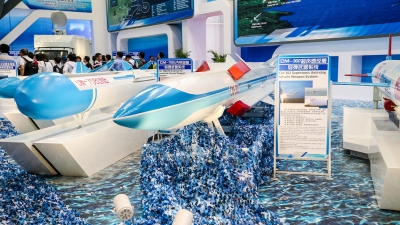 Misil de crucero antibuque supersónico CM-302 en una exposición en Zhuhai, China, en 2016.